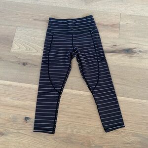 Zyia Navy Striped Cropped Leggings Size 4